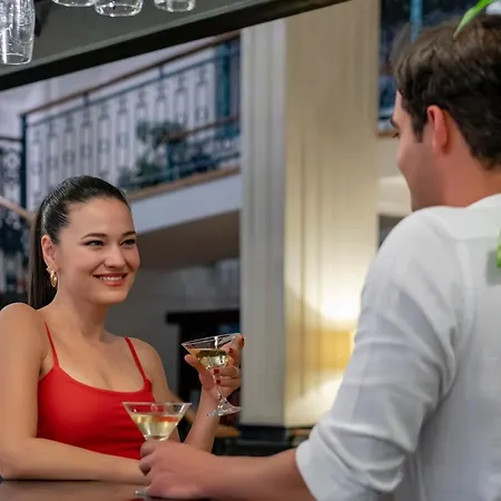 Iz Flower Hotel Side